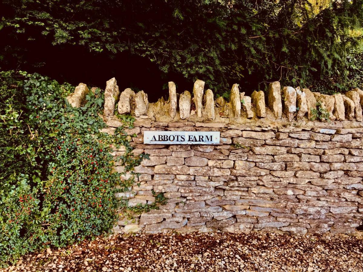 The Old Post Office Studio Apartment In A Beautiful Cotswold Village Cirencester Eksteriør billede