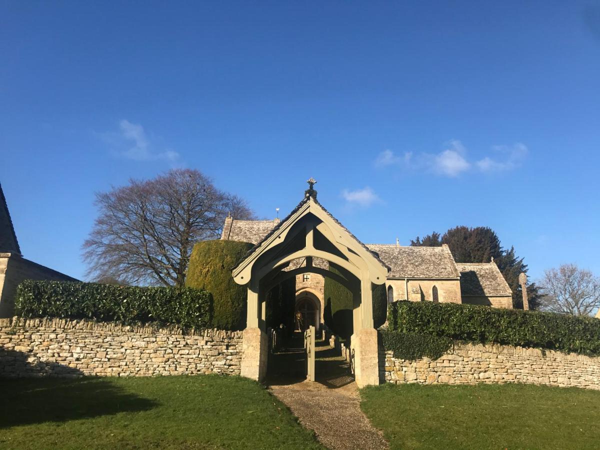 The Old Post Office Studio Apartment In A Beautiful Cotswold Village Cirencester Eksteriør billede