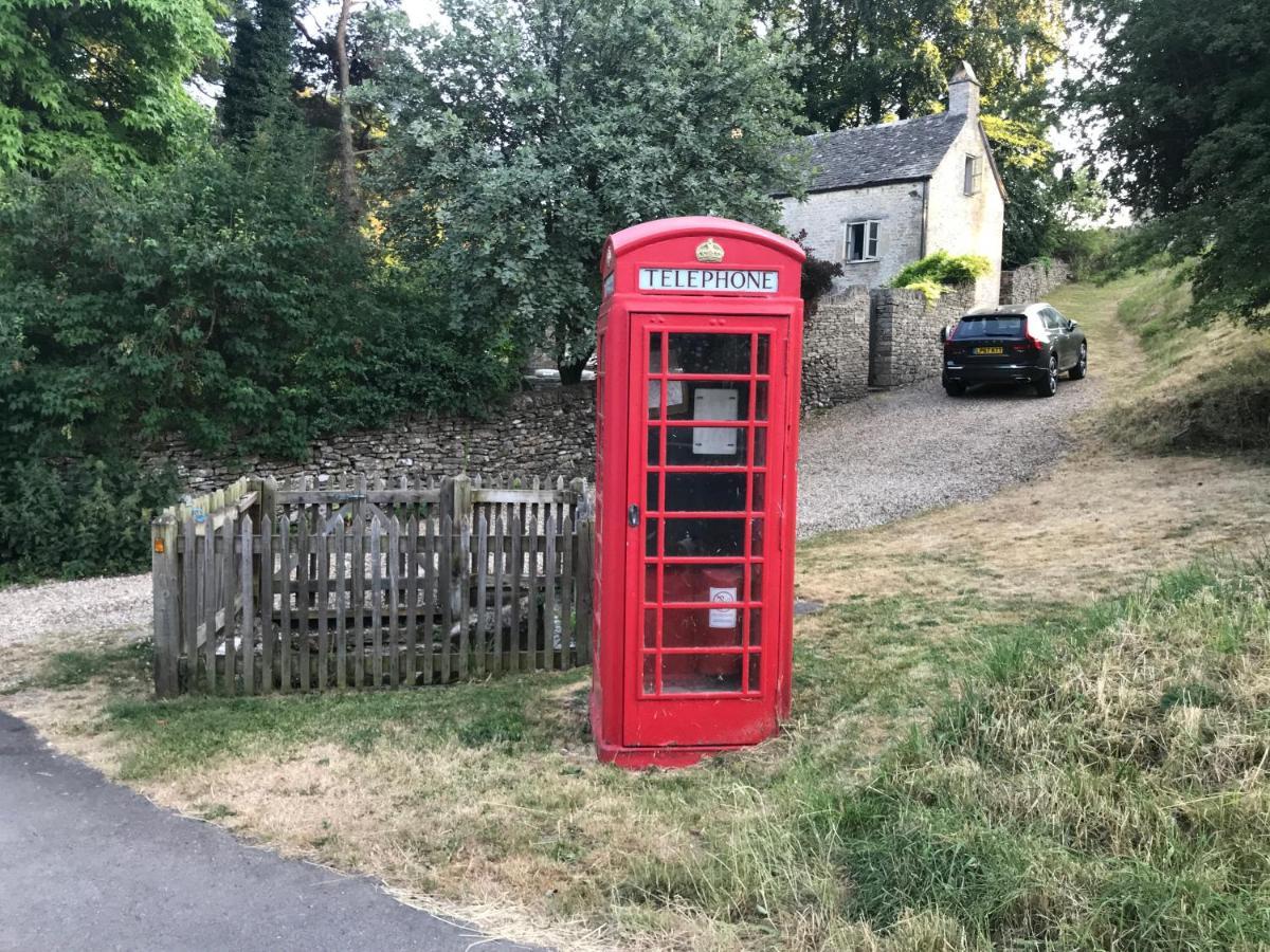 The Old Post Office Studio Apartment In A Beautiful Cotswold Village Cirencester Eksteriør billede